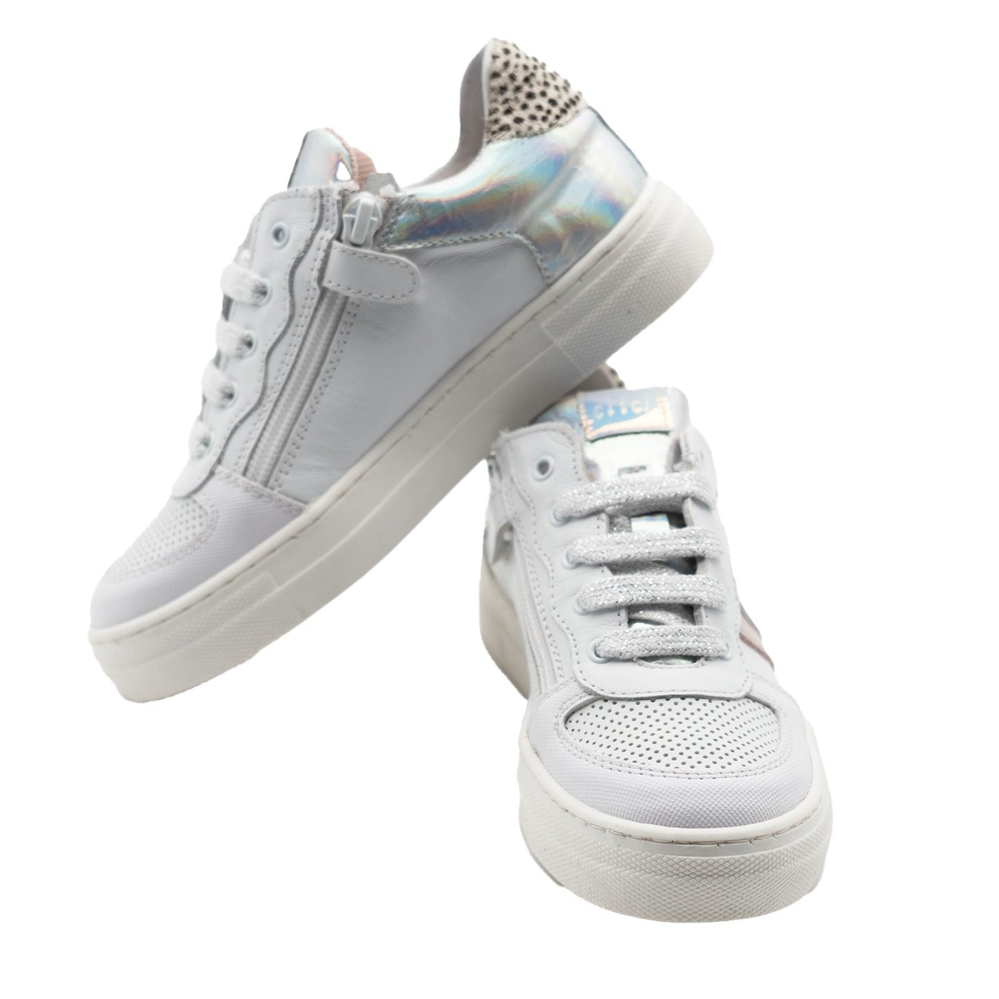 Clic weißer Sneaker mit Streifen